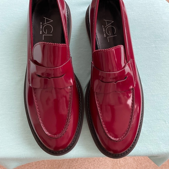AGL Red Patent Leather Loafers Slip-Ons - Picture 2 of 5
